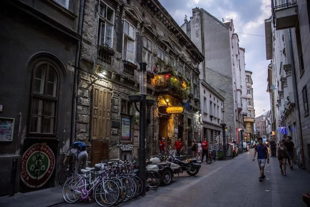 Kazy Street Apartment 2 - In The Heart Of Budapeszt